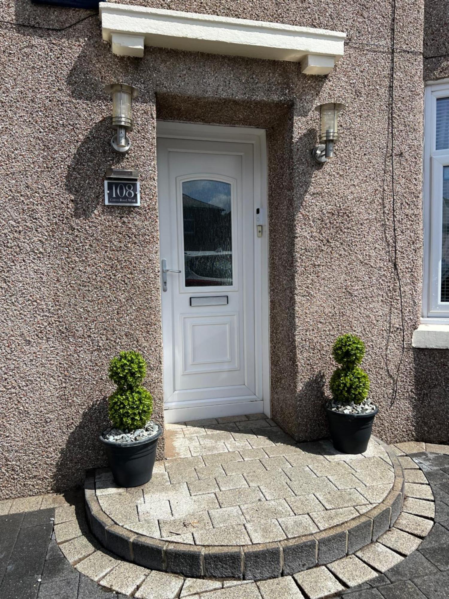Crewe Apartment - 2 Bed, Free Off Street Parking And Private Garden EDI Exteriér fotografie