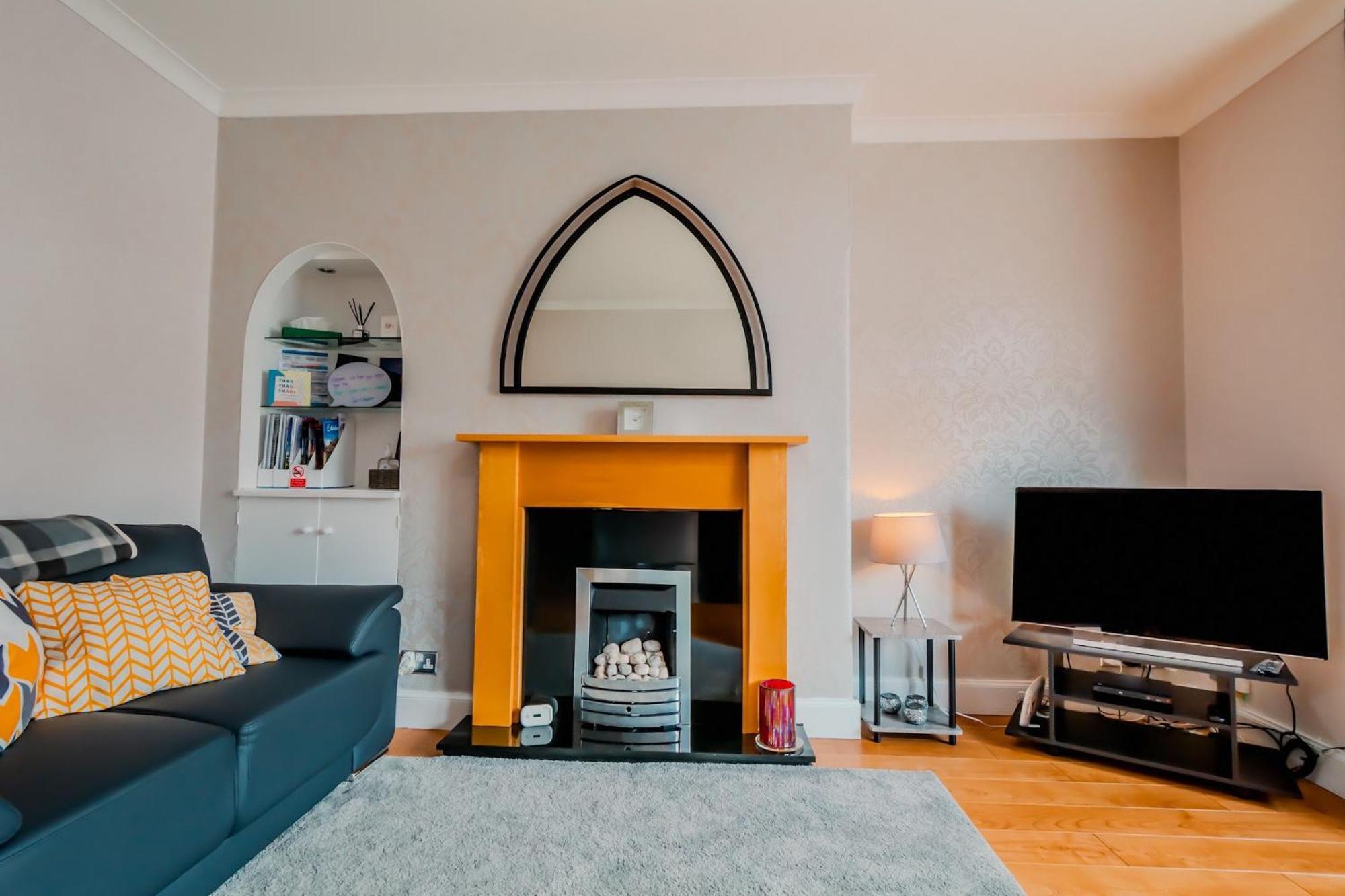 Crewe Apartment - 2 Bed, Free Off Street Parking And Private Garden EDI Exteriér fotografie