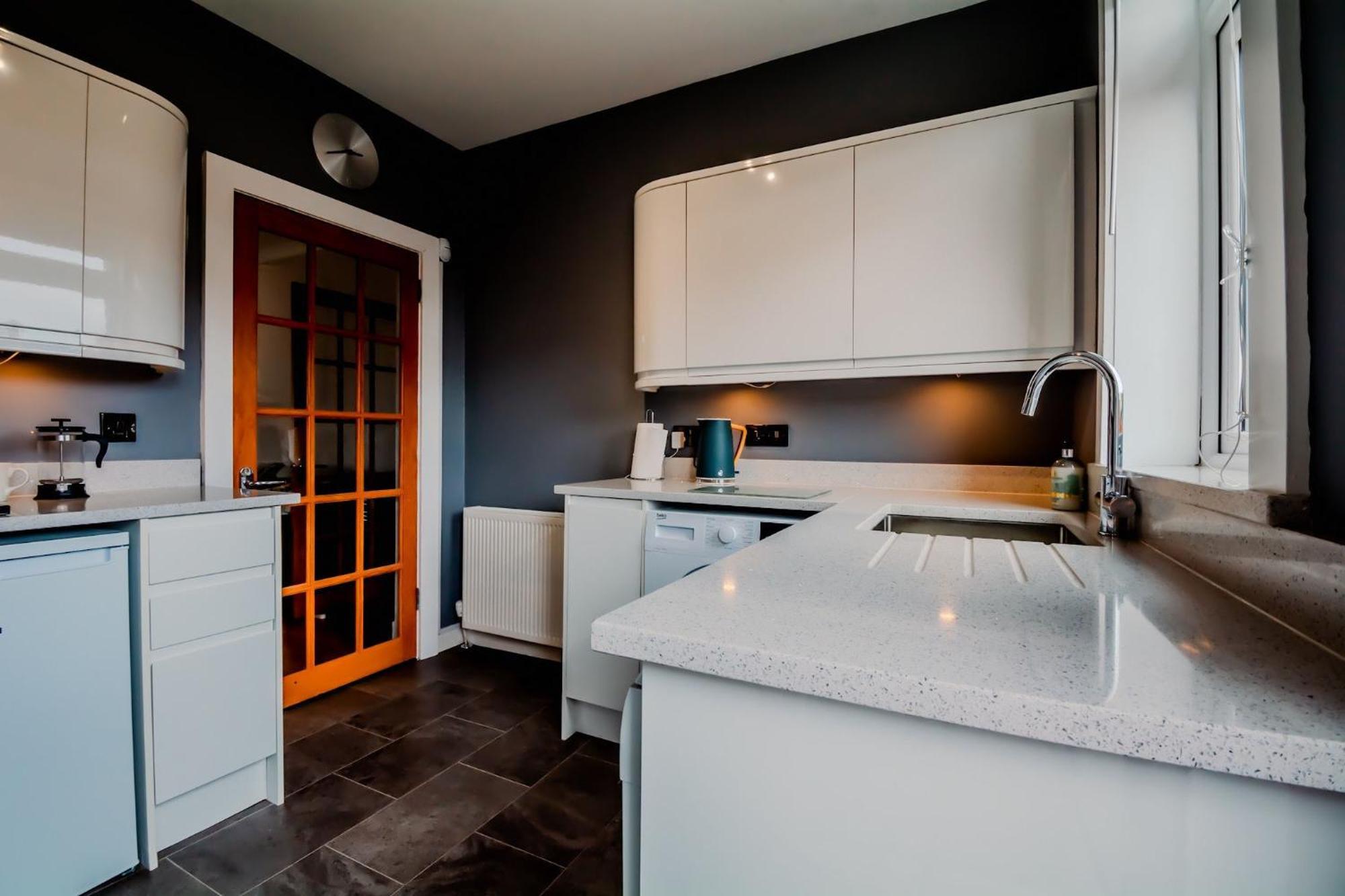 Crewe Apartment - 2 Bed, Free Off Street Parking And Private Garden EDI Exteriér fotografie